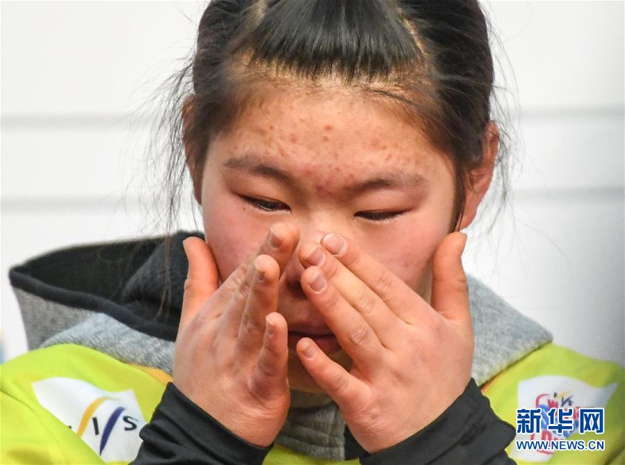自由式滑雪U型场地世界杯:张可欣夺得女子组冠军