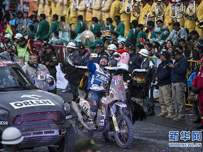 达喀尔拉力赛:摩托车组中国赛手完成第六赛段
