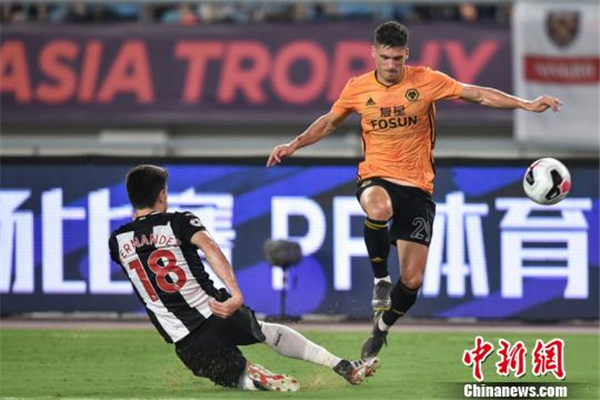 英超亞洲杯首戰(zhàn) 狼隊(duì)4:0勝紐卡斯?fàn)柭?lián)