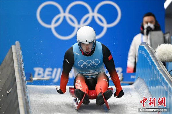 >首页>体育中国网加加>正文> 北京冬奥会男子单人雪橇第一,二轮比赛5