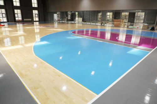 篮球馆专业木地板|耐步体育出品95度高光亮漆的篮球馆运动木地板