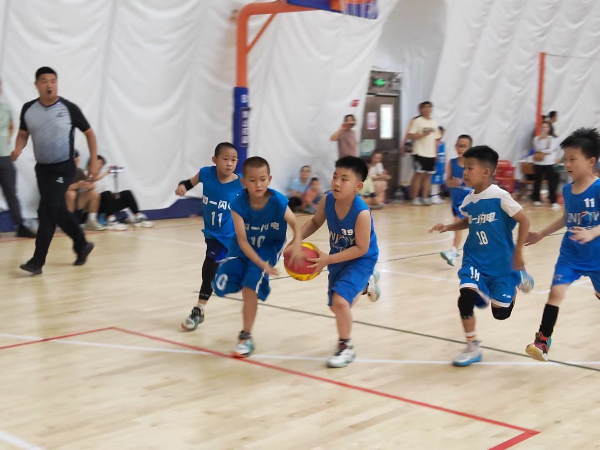 星空体育中国小篮球系列活动2023年“极下之光”北京小篮球联赛 暨夜京城青少年篮(图1)