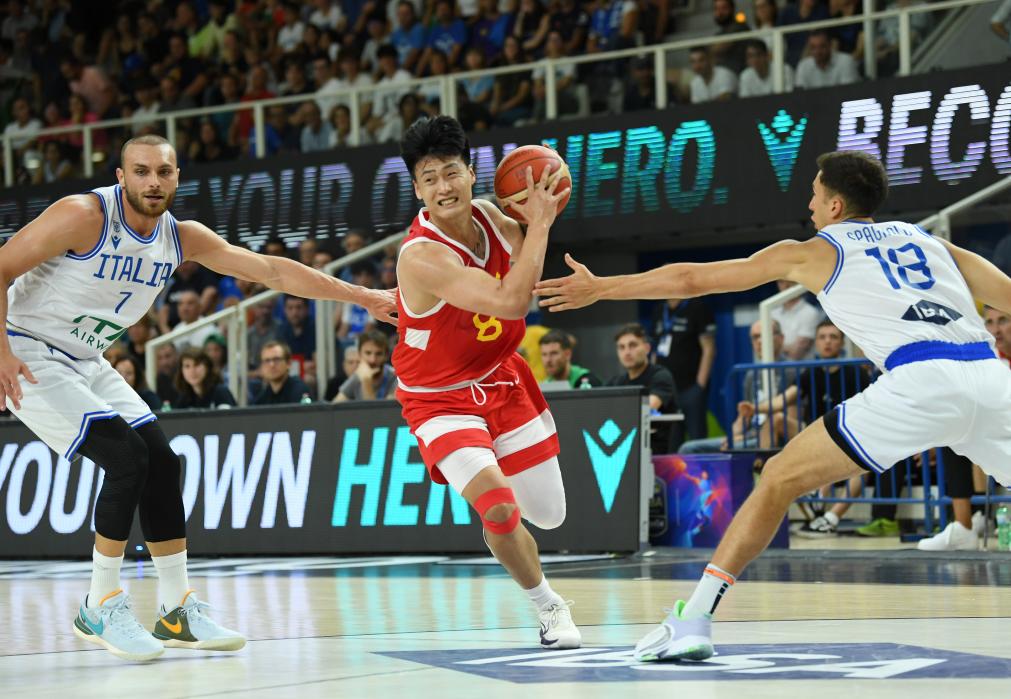中国男篮以61:79不敌东道主意大利队