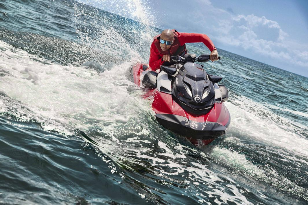 世界上最快的摩托艇图片